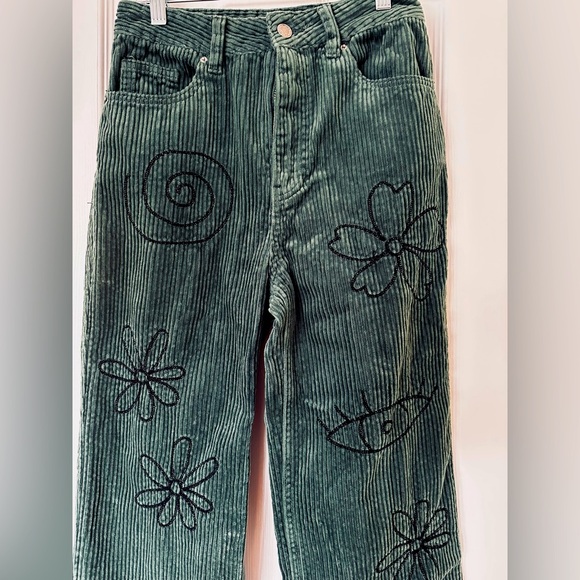PACsun Green 90’s Boyfriend Corduroy pants - Picture 3 of 6